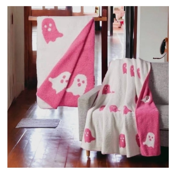Viral Tic Toc Pink Ghost Blankets 👻 - Picture 2 of 4